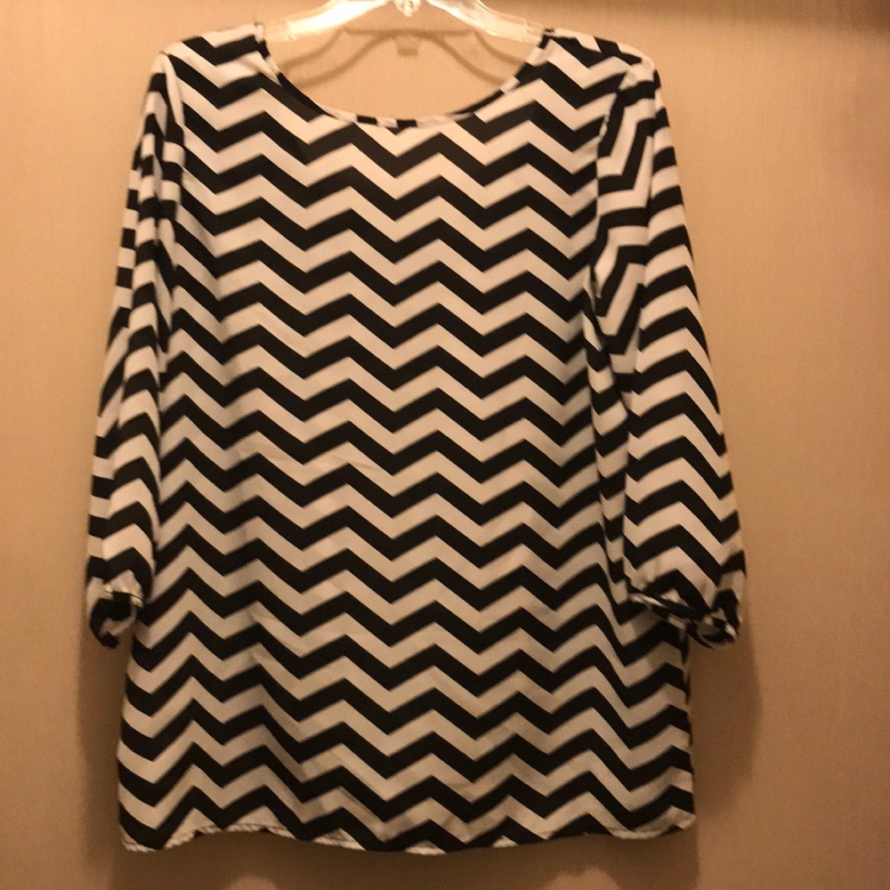 Very cute black and white chevron blouse